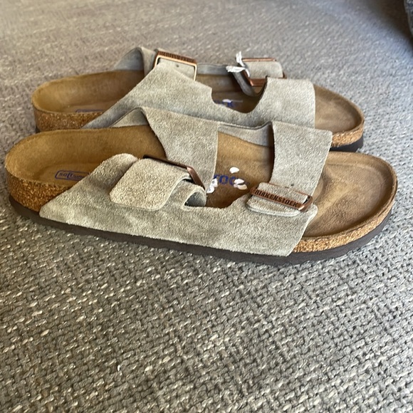 NWT BIRKENSTOCK Suede Soft Footbed Arizona Sandals! - Picture 12 of 12
